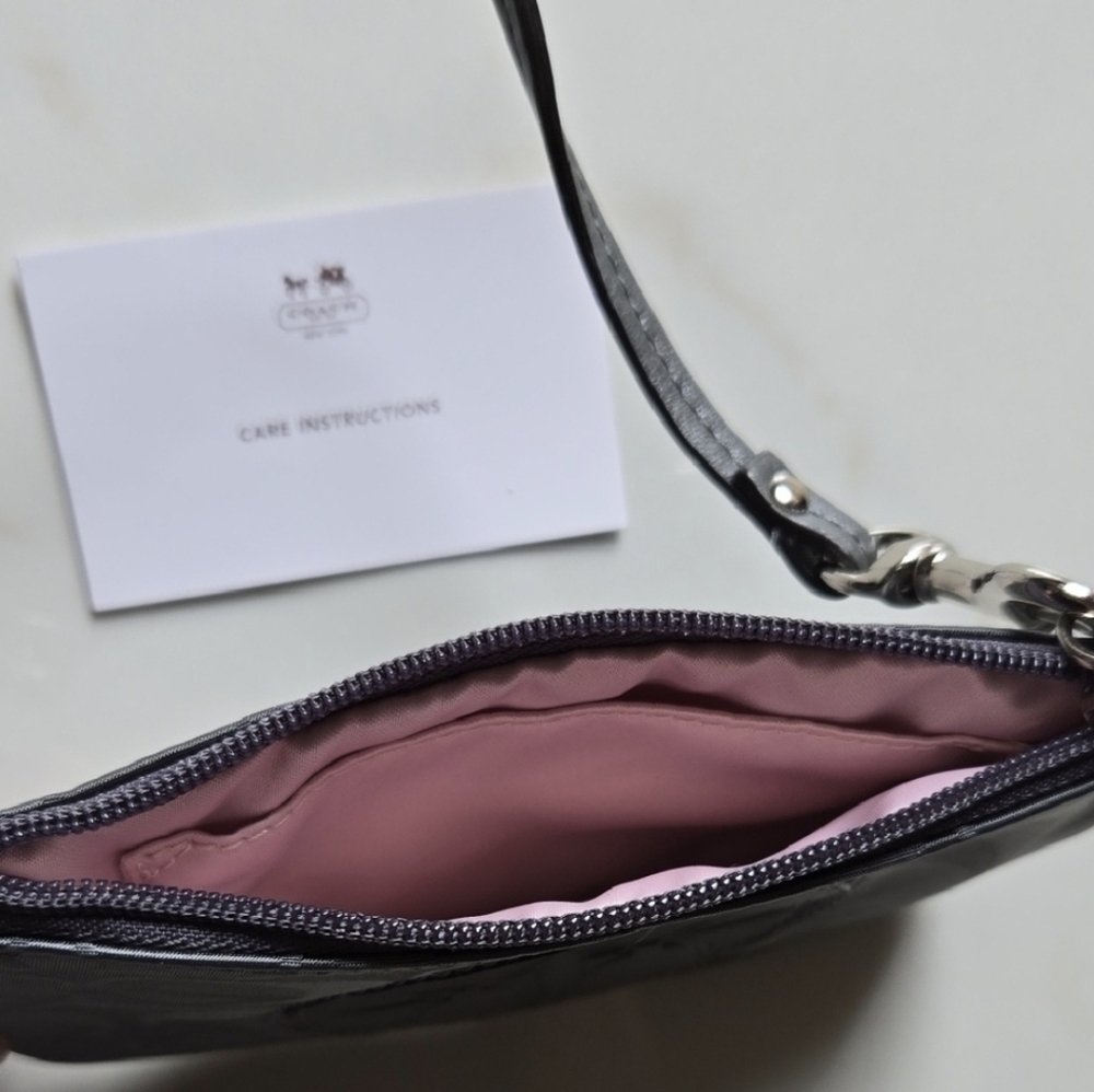 Coach Black Bag And Gray Wristlet - Picture 16 of 16